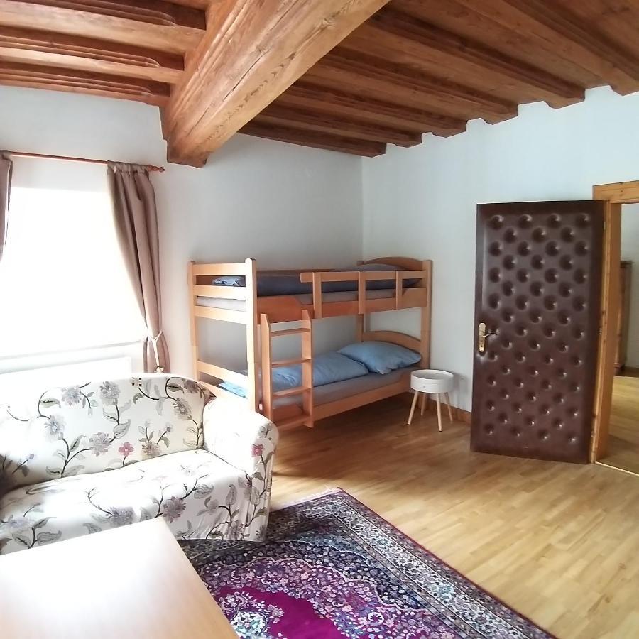 Apartment In Historic Town House Gmunden Eksteriør bilde